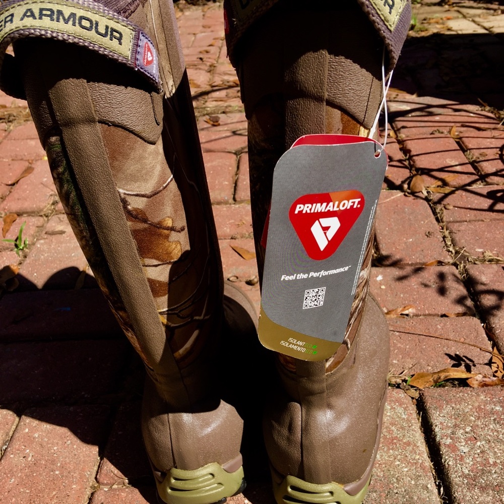 NEW UNDER ARMOUR SPORT BOOTS NEW WITH TAGS IN BOX